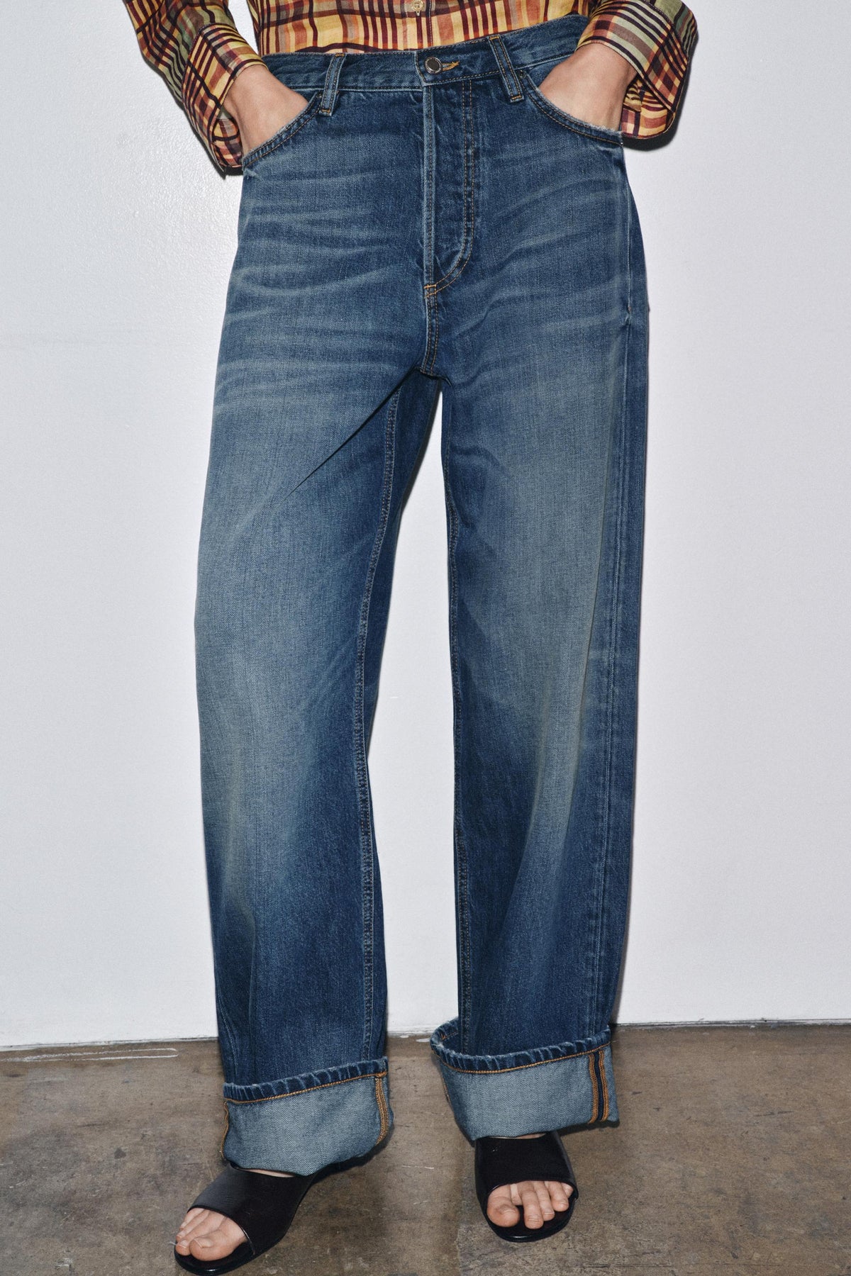 Baggy Low-Rise Jeans