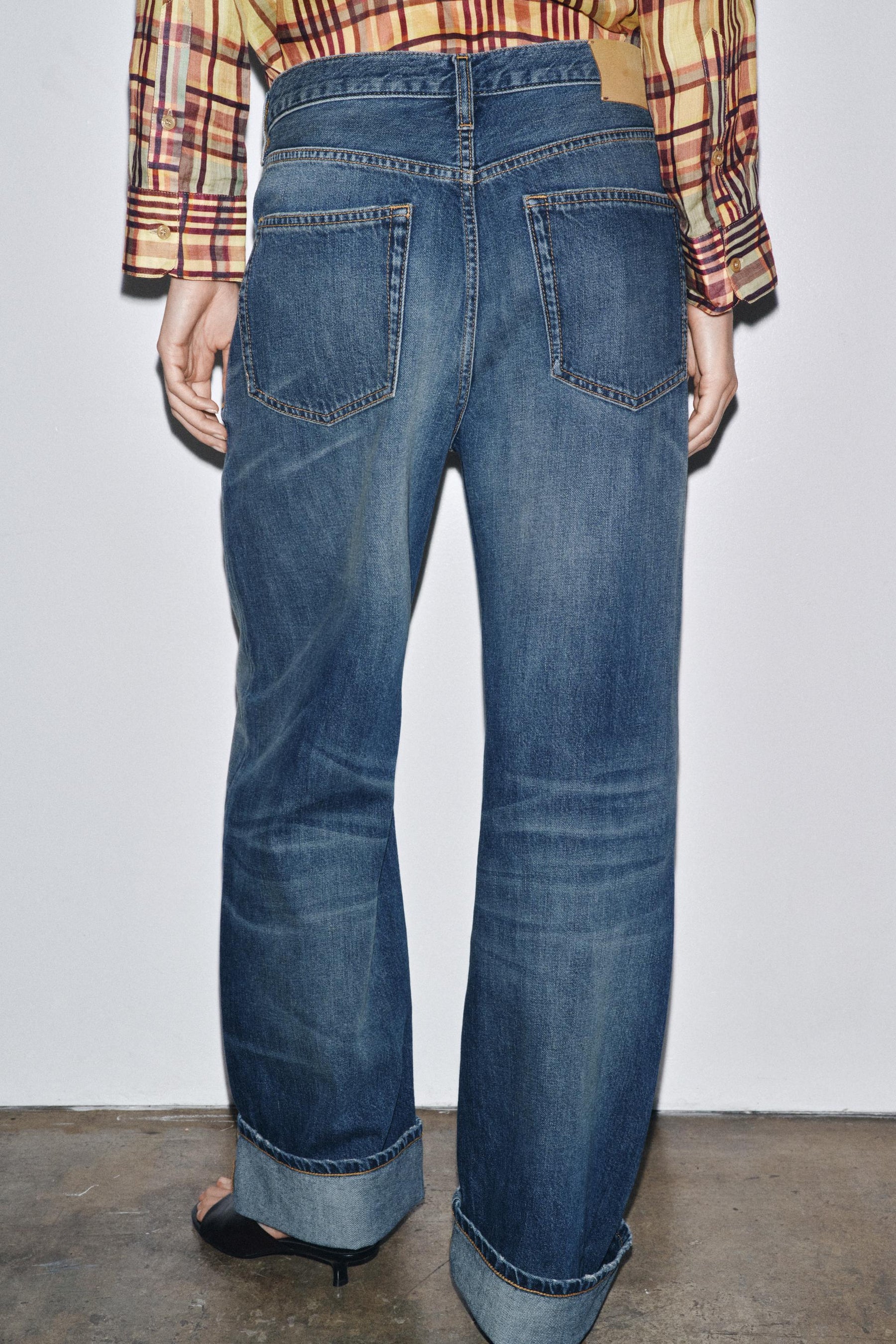 Baggy Low-Rise Jeans