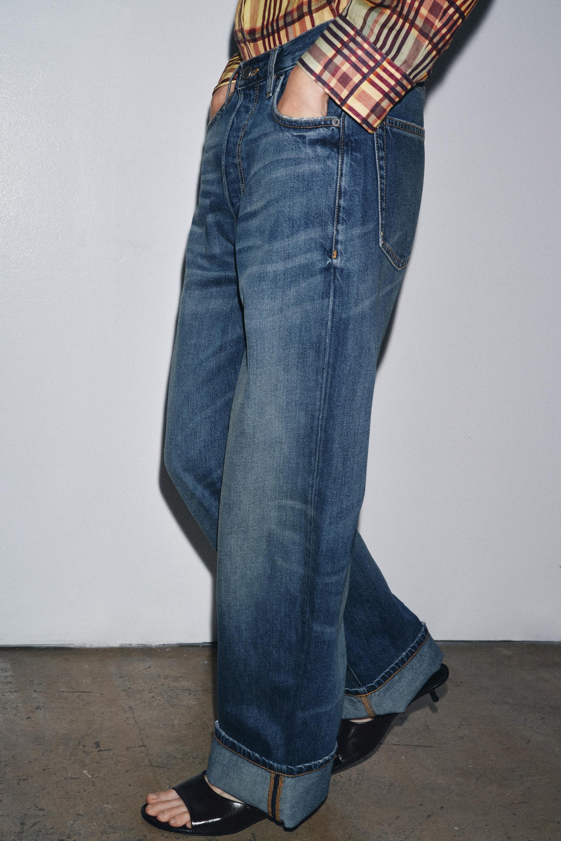Baggy Low-Rise Jeans