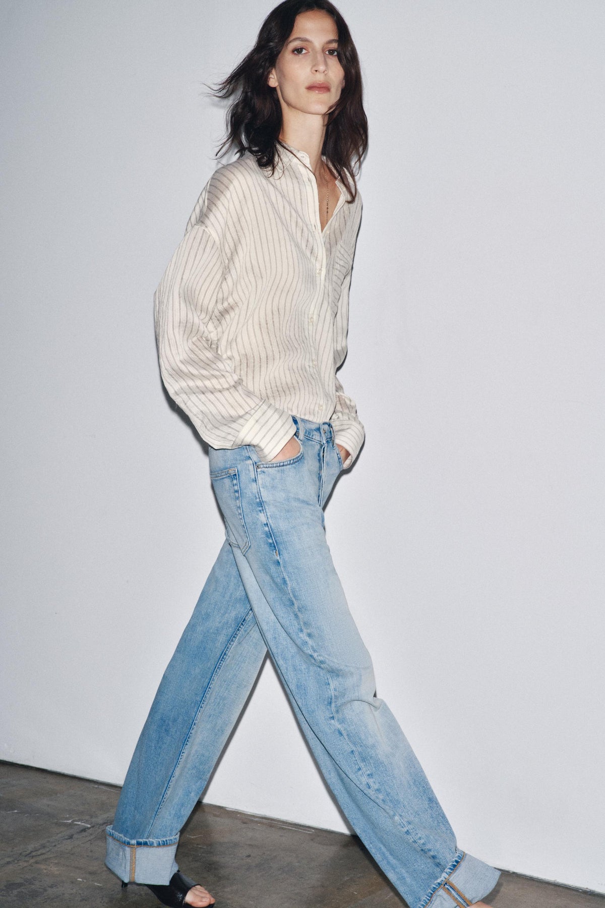 Baggy Low-Rise Jeans