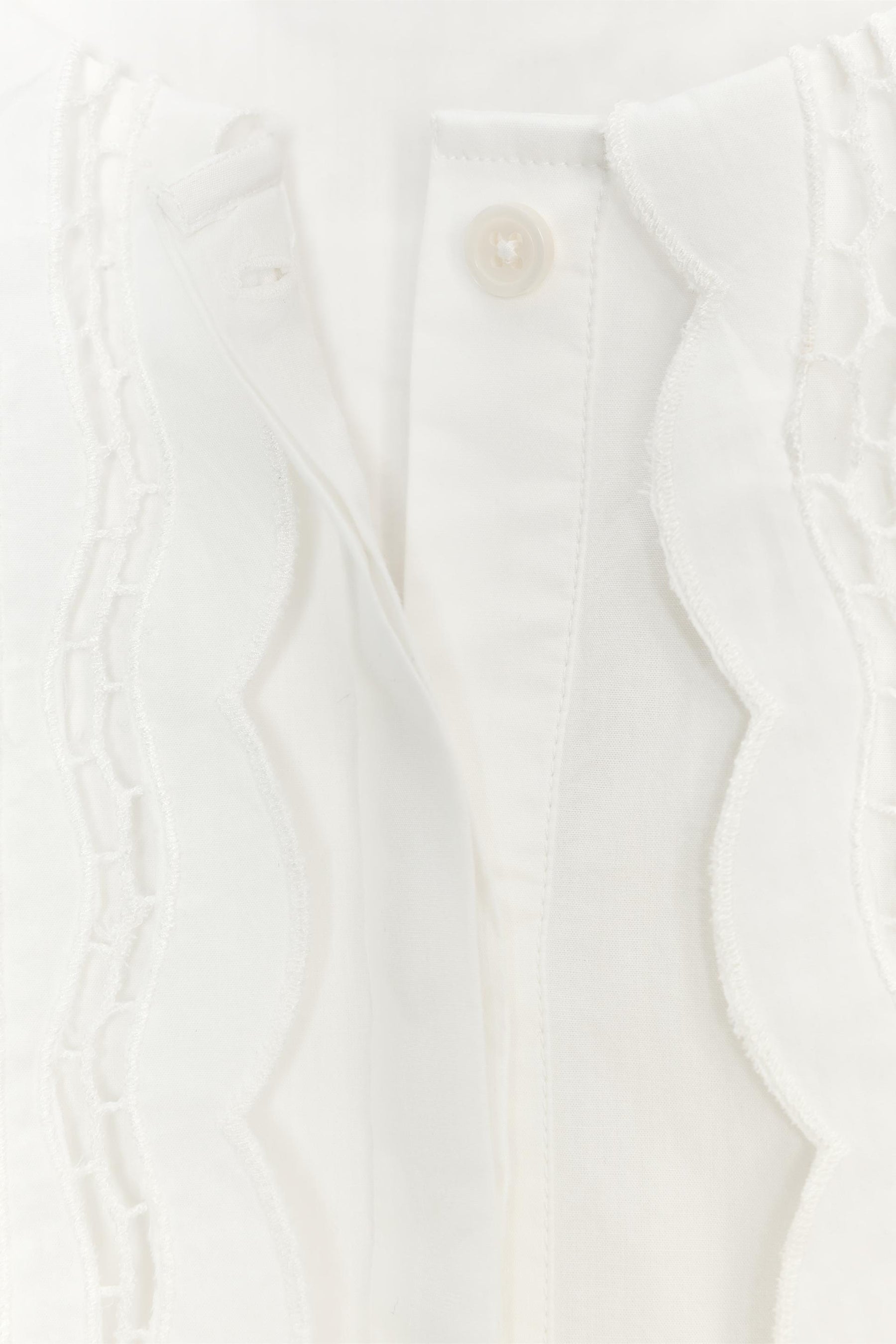 Popelinehemd mit besticktem Kragen