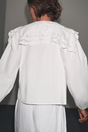 Popelinehemd mit besticktem Kragen