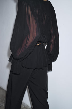 Makramee-Bluse mit V-Ausschnitt