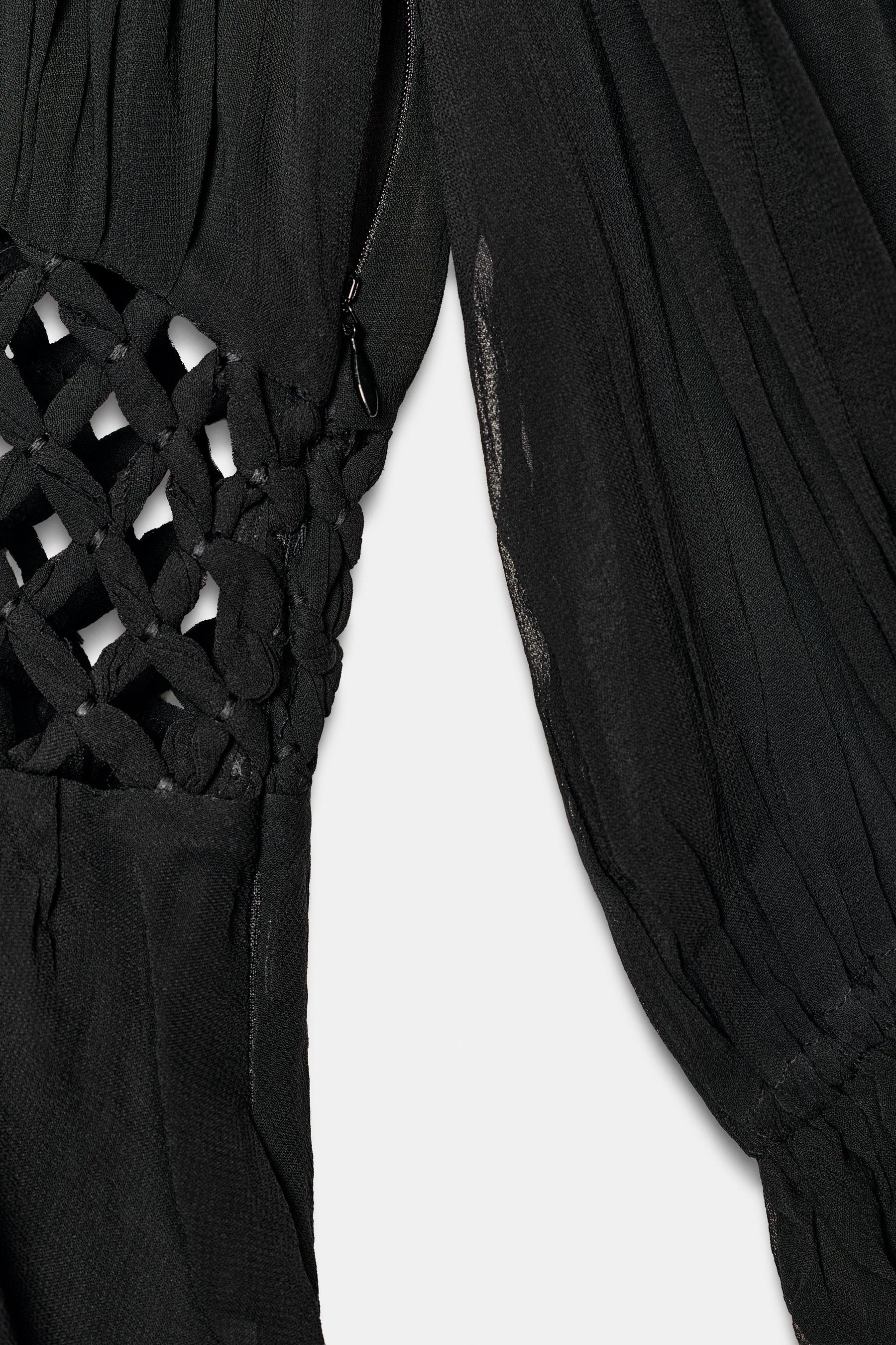 Makramee-Bluse mit V-Ausschnitt