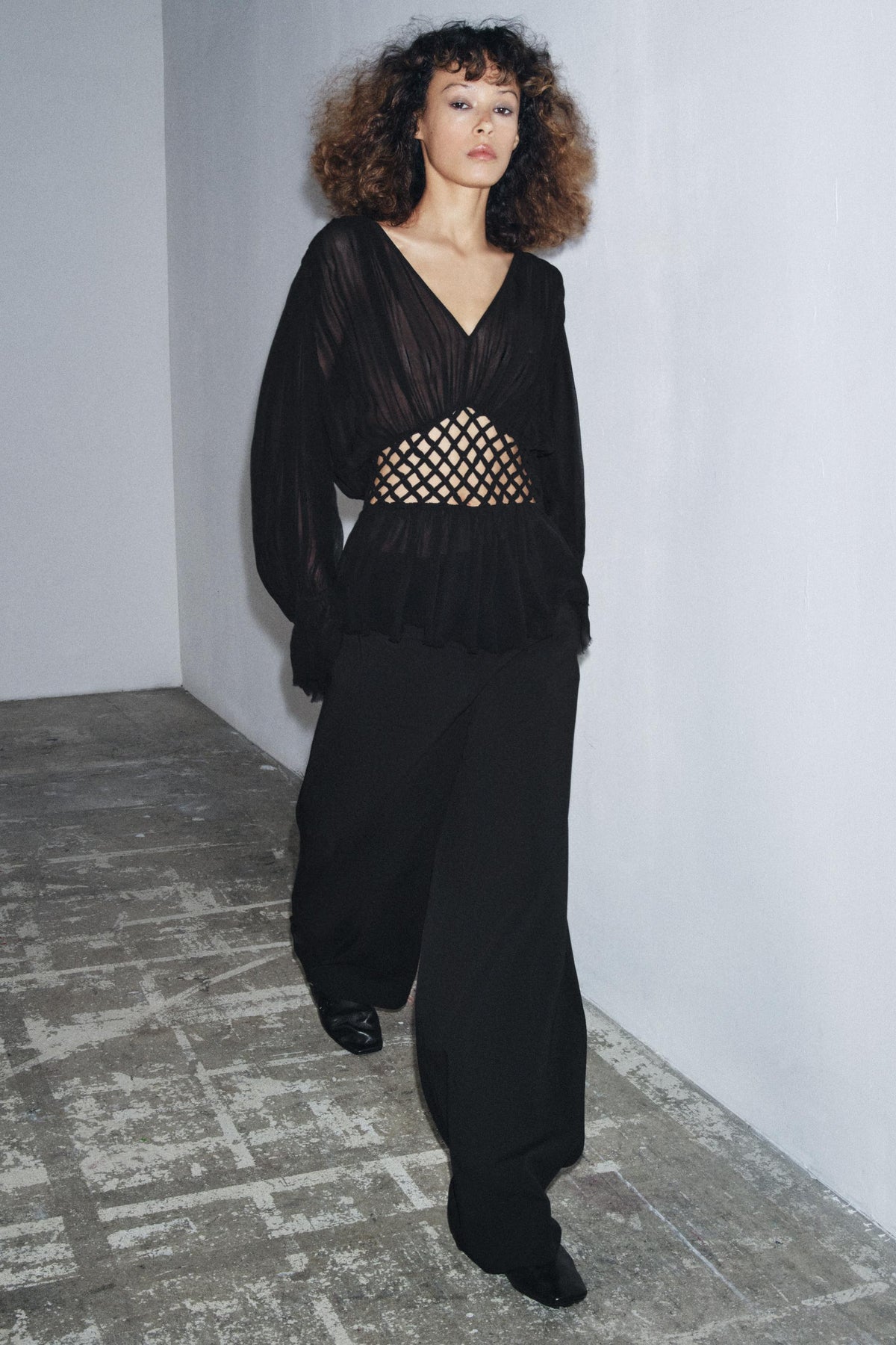 Makramee-Bluse mit V-Ausschnitt