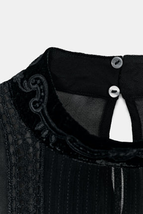 Bluse aus Samtspitze