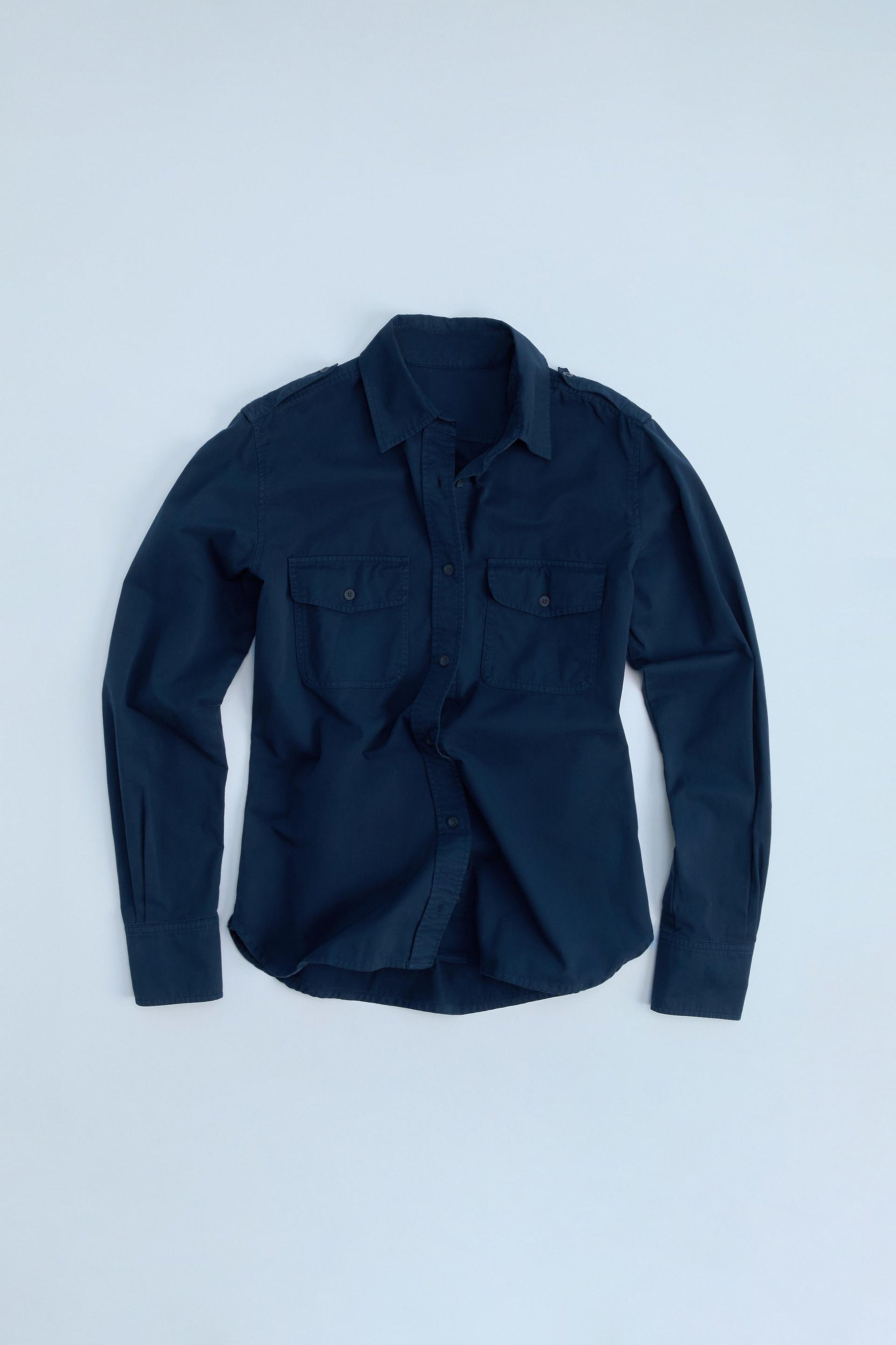 Hemd mit Schulterklappen