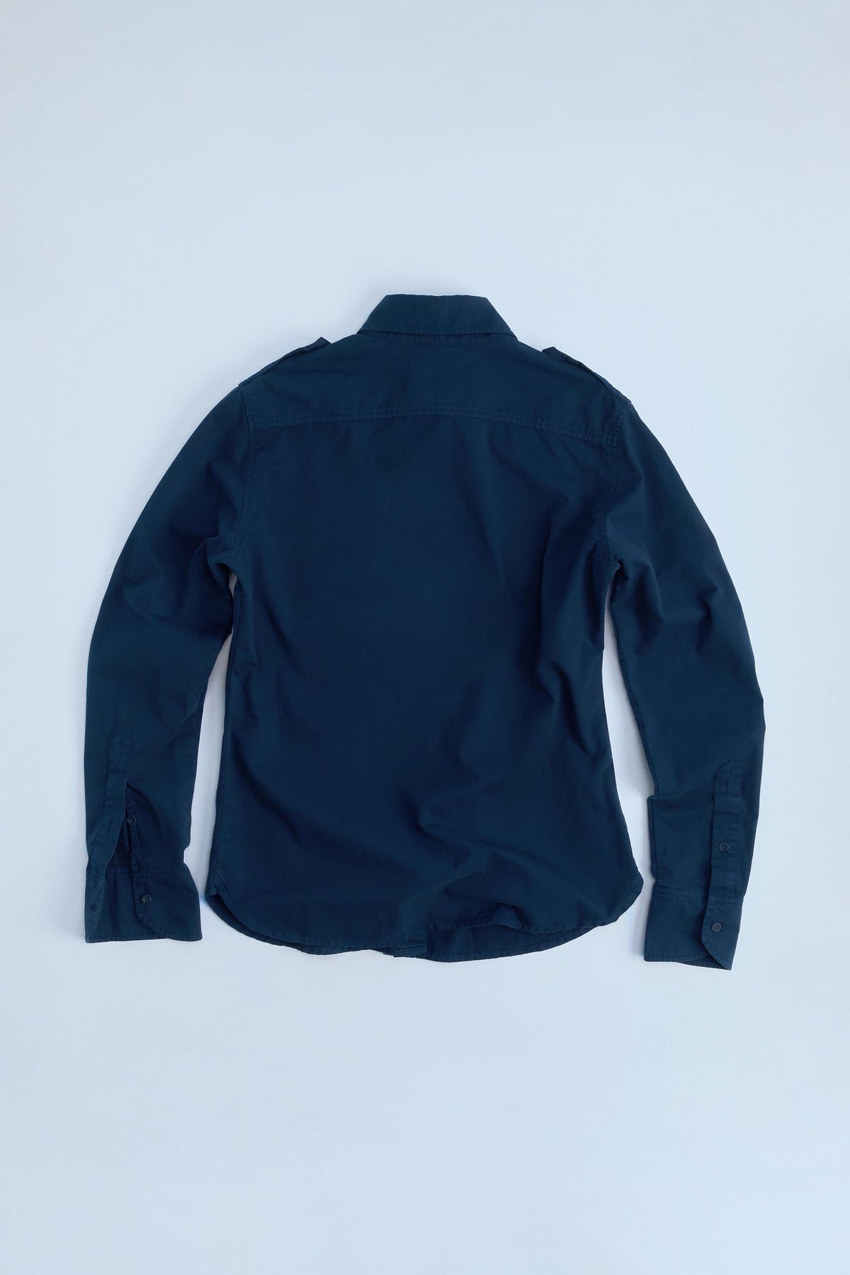 Hemd mit Schulterklappen