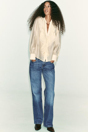 Rüschenbluse mit Bindekragen