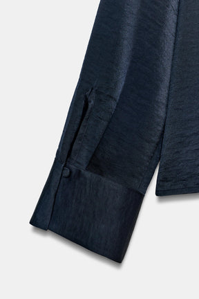 Satin-Hemd mit Belüftungsschlitzen