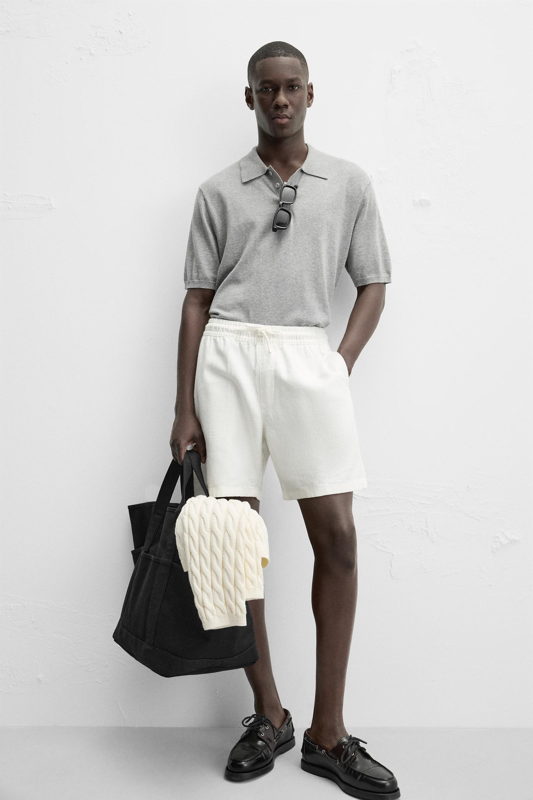 TEXTURED REGULAR FIT BERMUDA SHORTS - Image 5