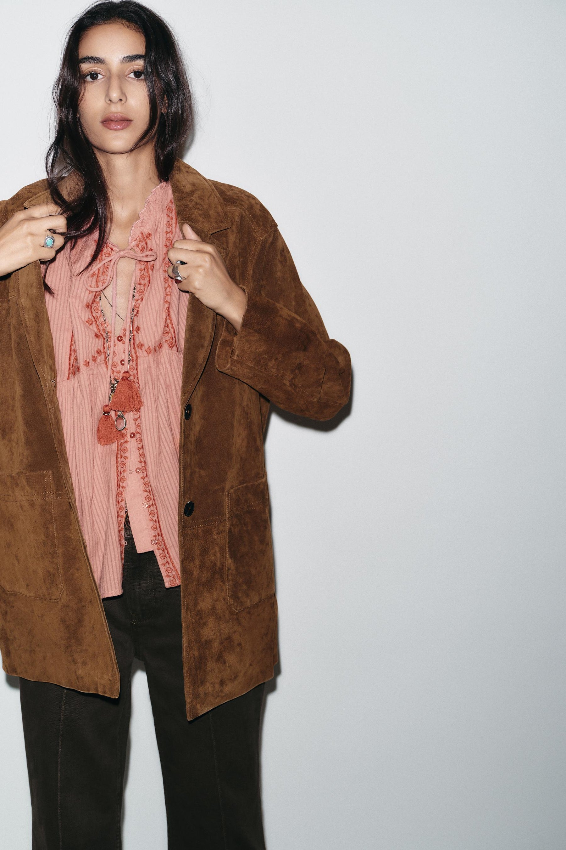 Bestickte Kontrastbluse