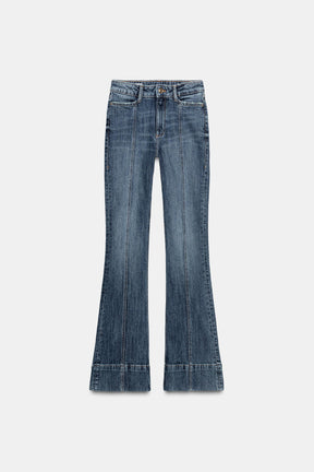 Jeans mit ausgestellter Naht und mittelhohem Bund
