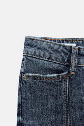 Jeans mit ausgestellter Naht und mittelhohem Bund