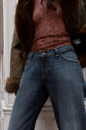 Bootcut-Jeans mit niedrigem Bund