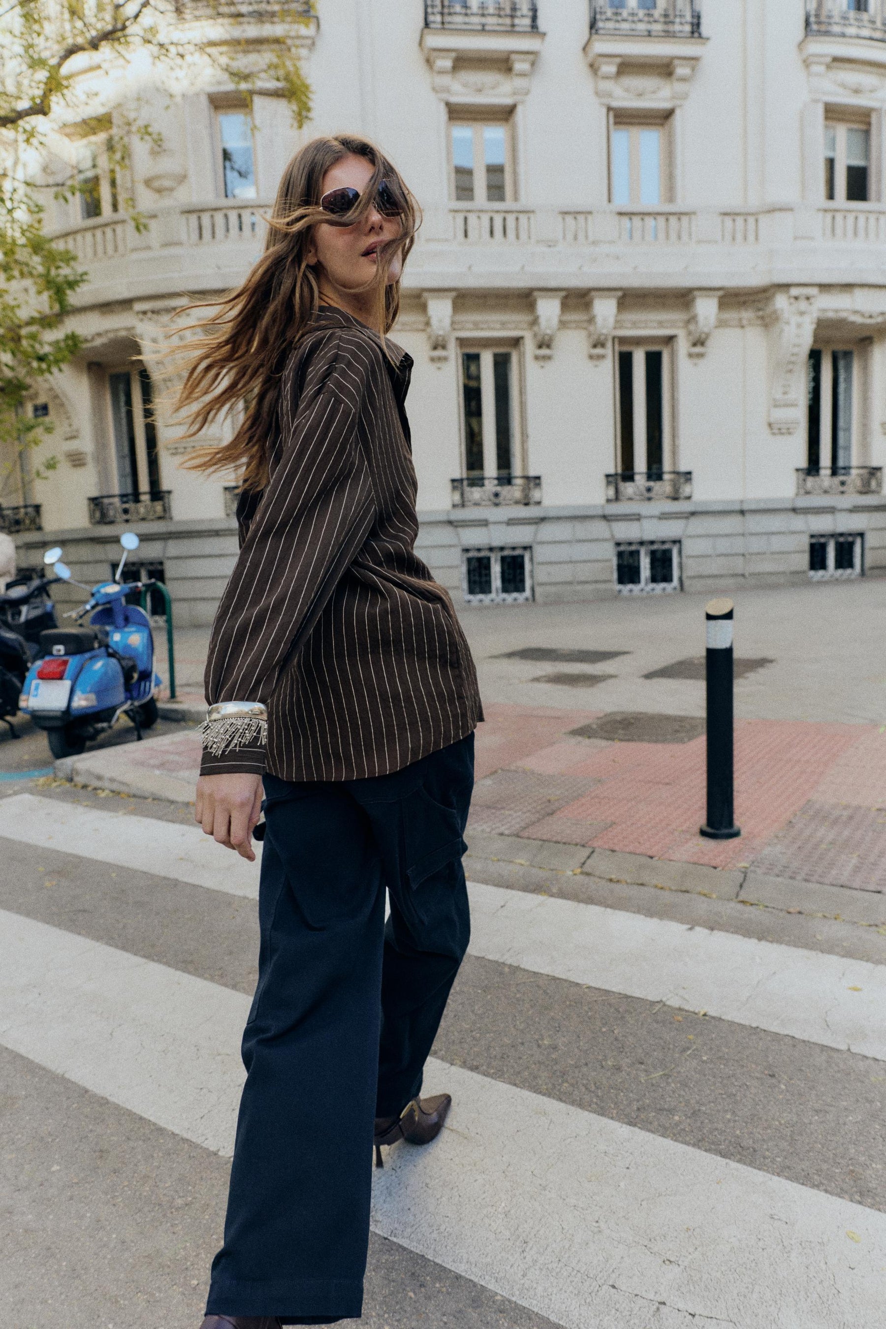 Gestreiftes Hemd mit Schnallendetails