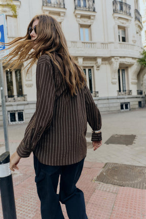 Gestreiftes Hemd mit Schnallendetails