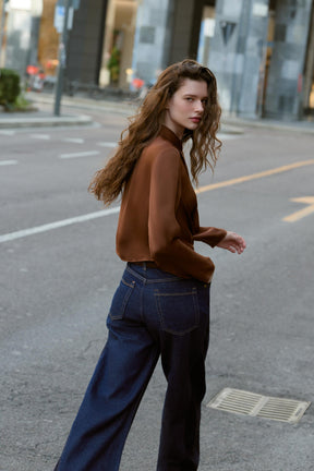 Fließendes Satinhemd