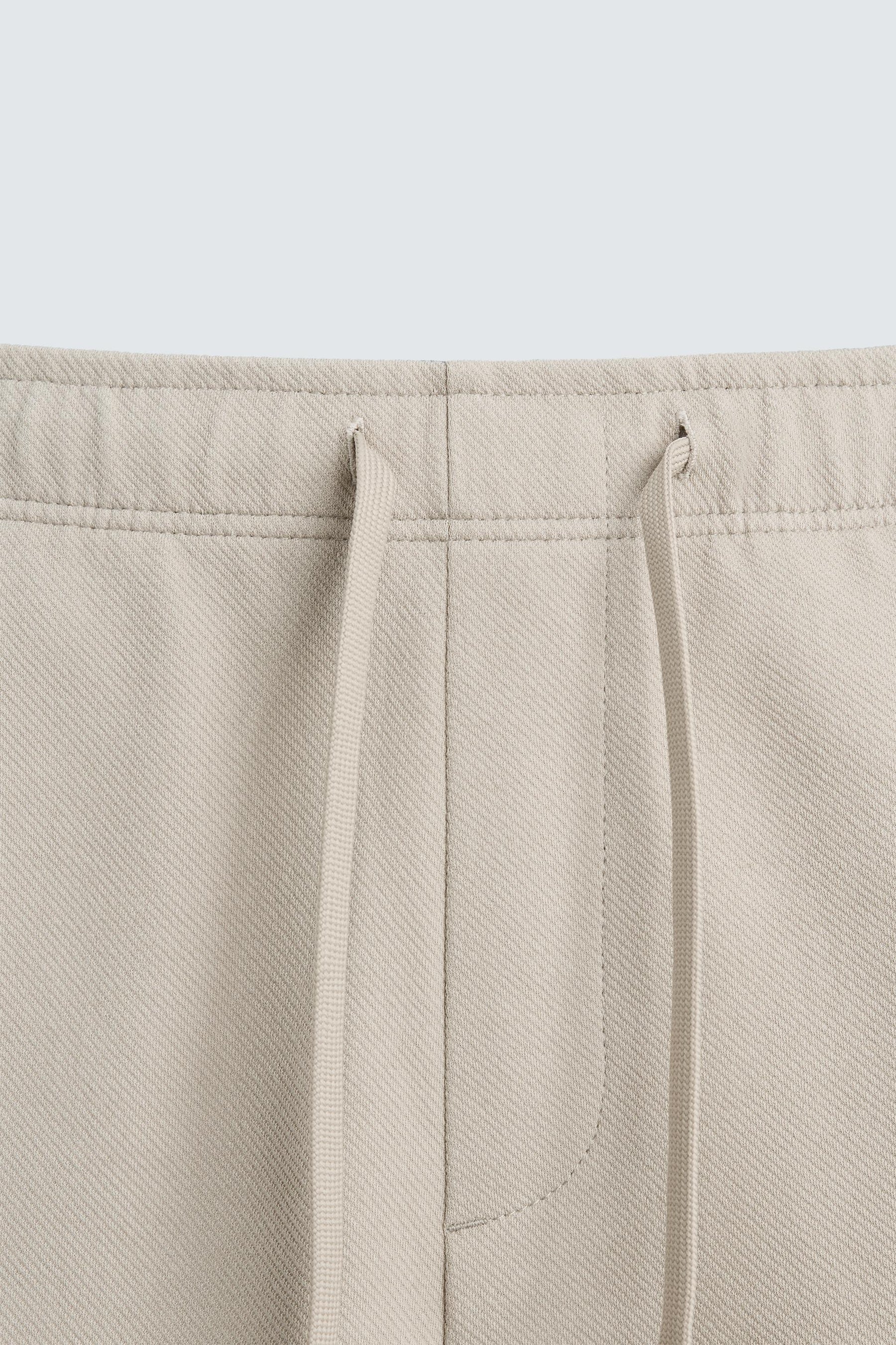 TEXTURED COMFORT BERMUDA SHORTS - Image 8