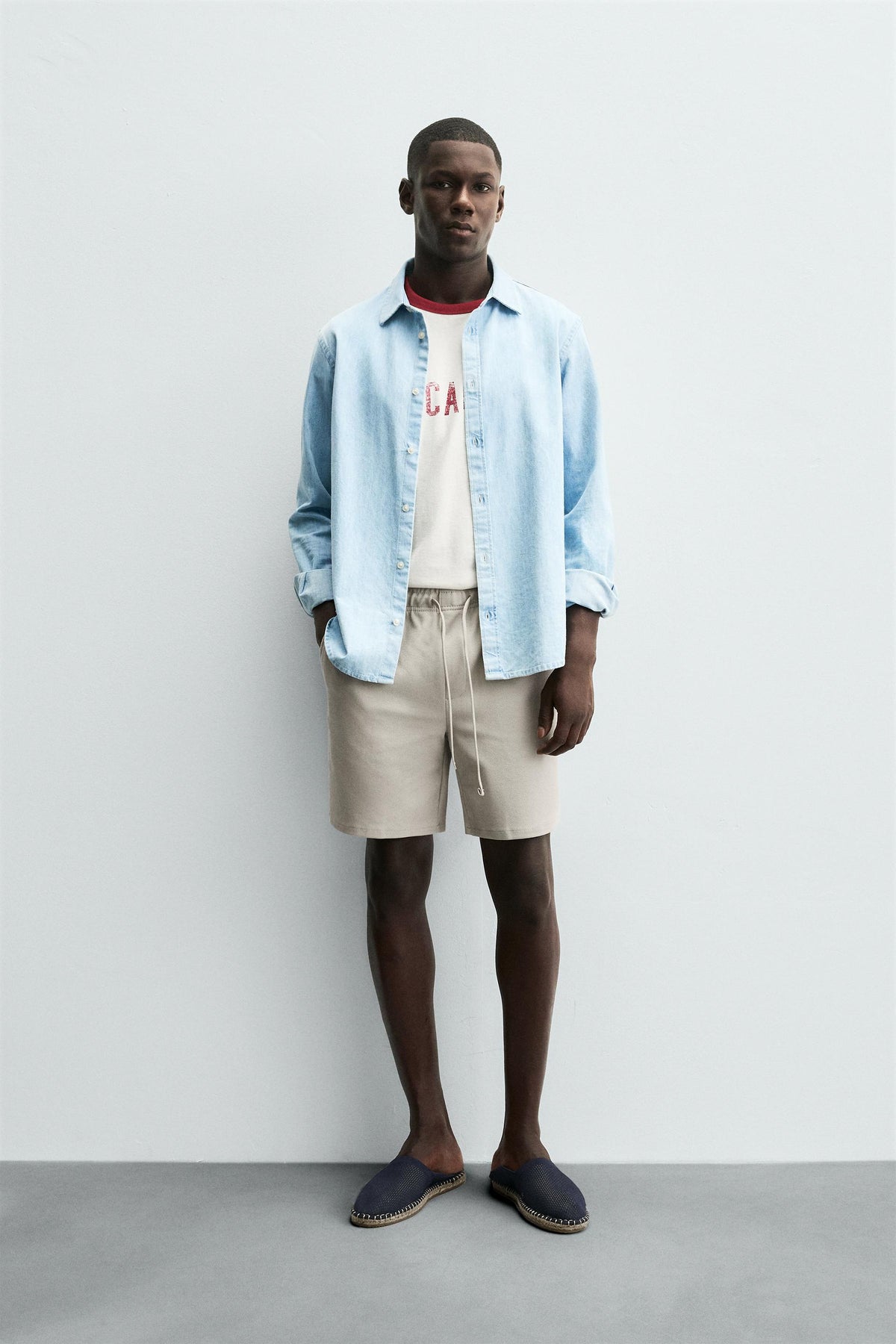 TEXTURED COMFORT BERMUDA SHORTS - Image 1