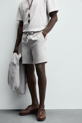 TEXTURED COMFORT BERMUDA SHORTS - Image 4