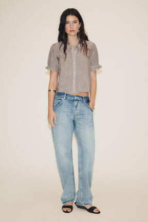 Besticktes Peter-Pan-Hemd