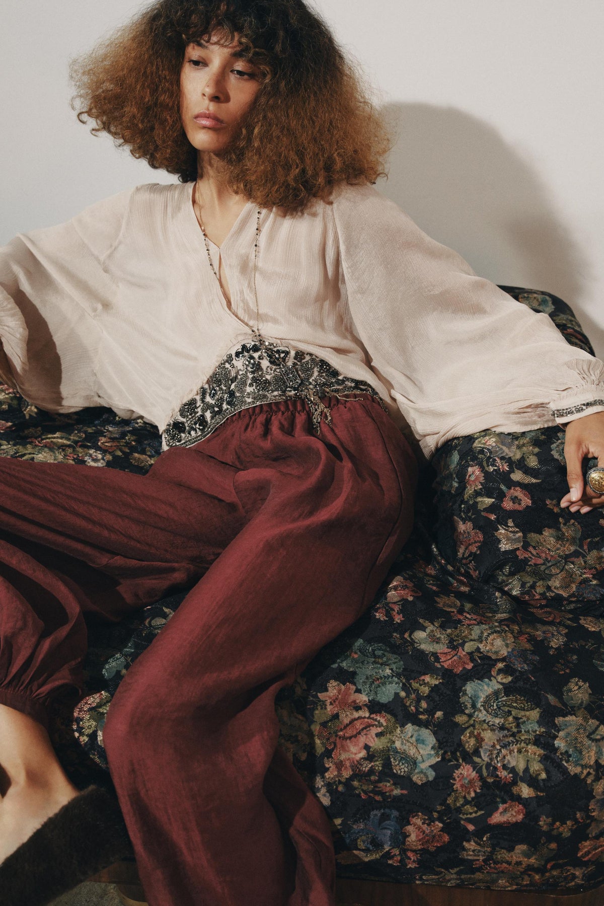 Bluse mit Perlenbesatz