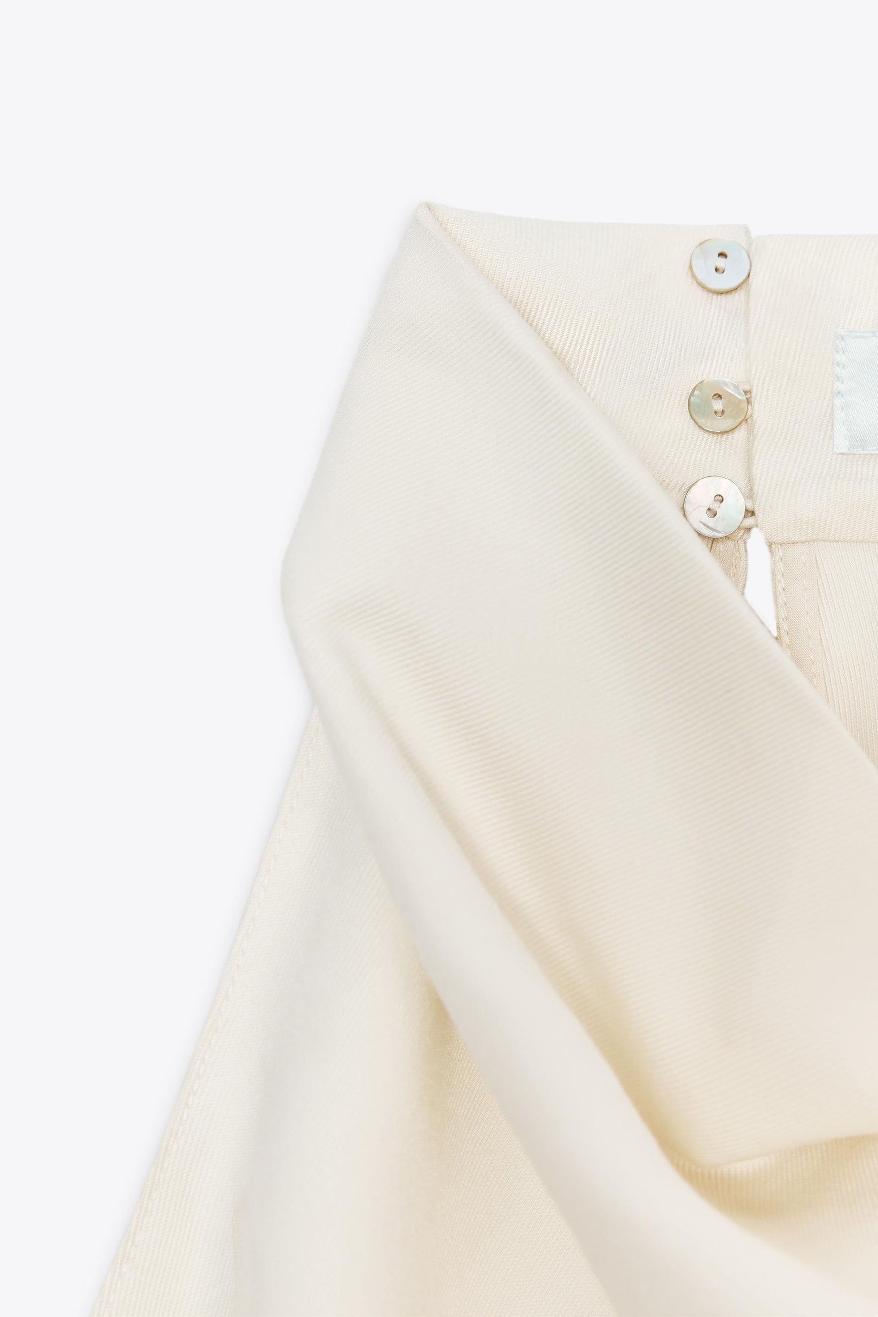 Fließendes Neckholder-Top