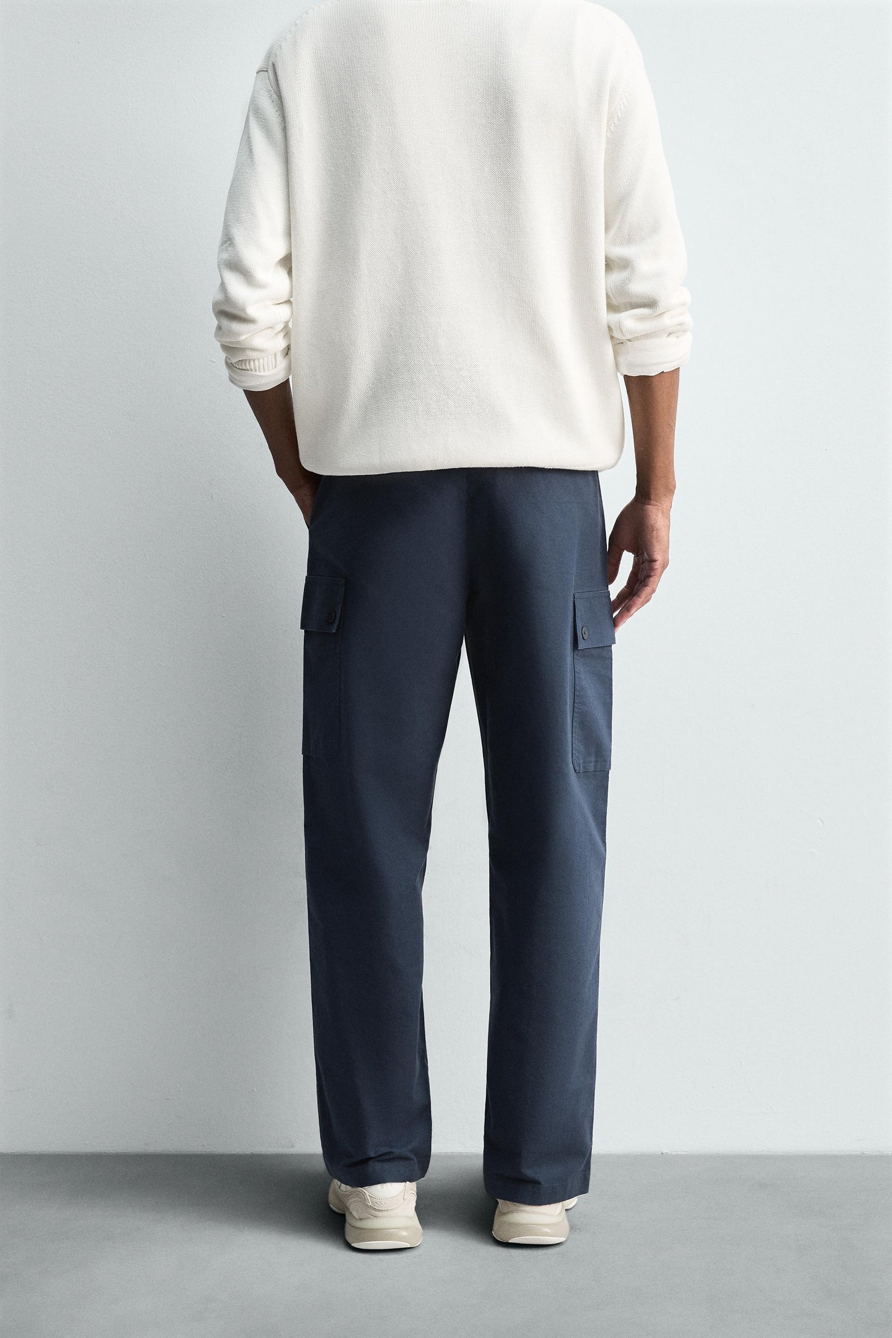 REGULAR FIT CARGO TROUSERS - Image 3