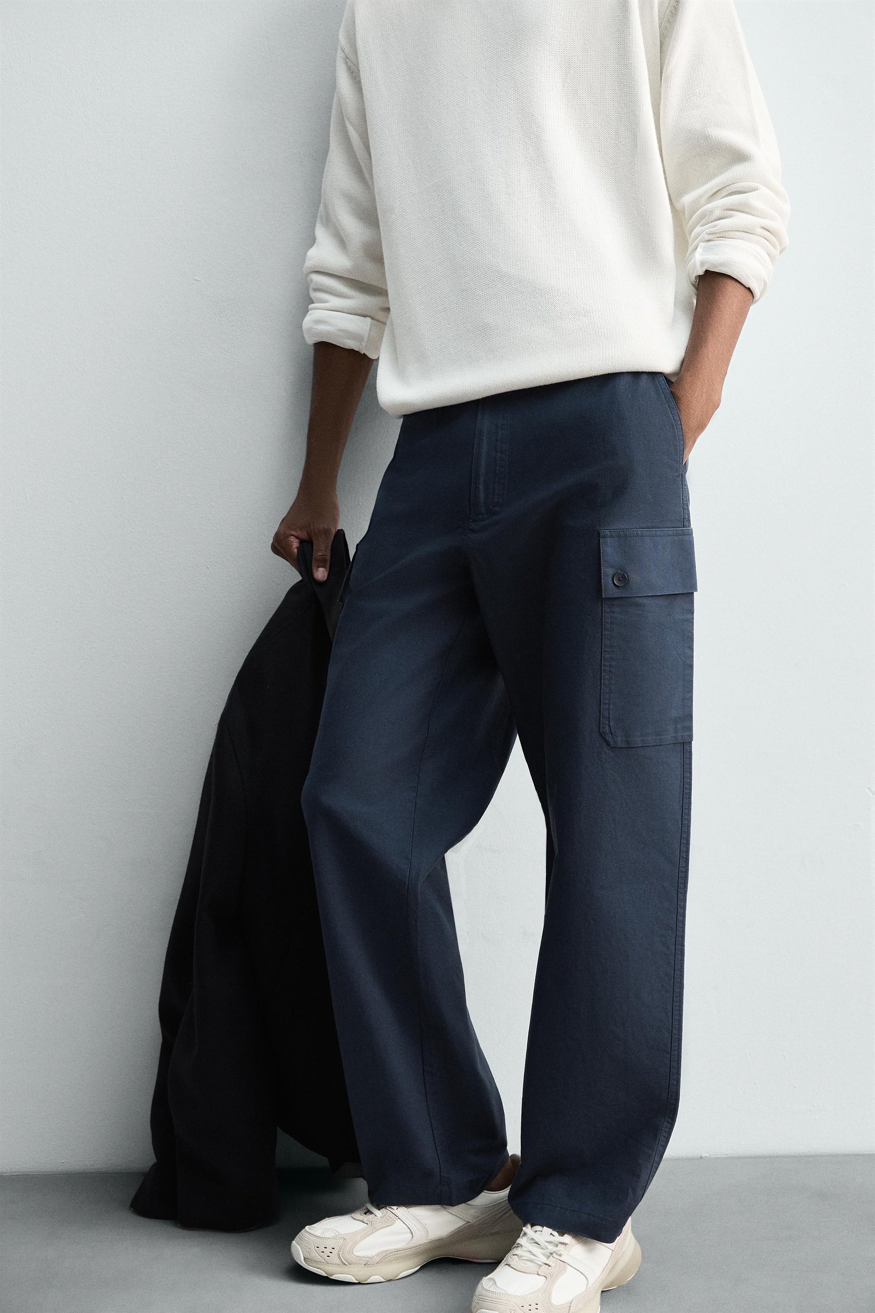 REGULAR FIT CARGO TROUSERS - Image 5