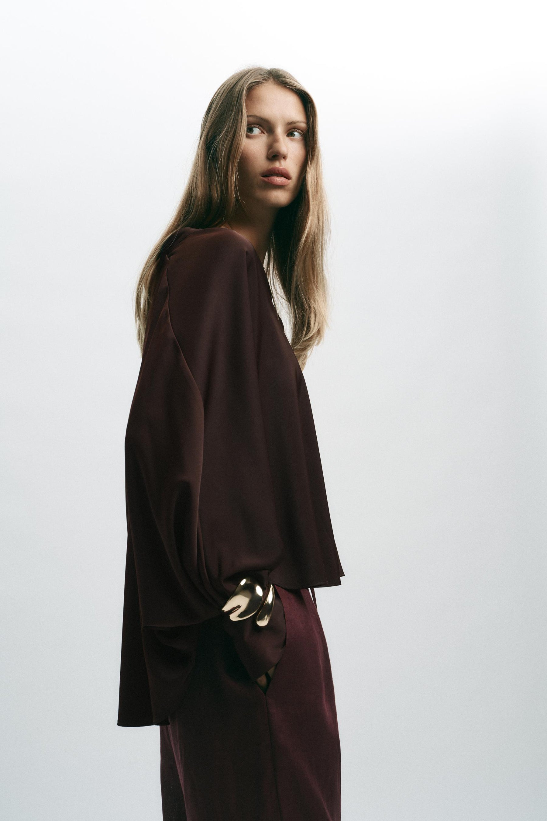 Satinbluse mit Ärmeln