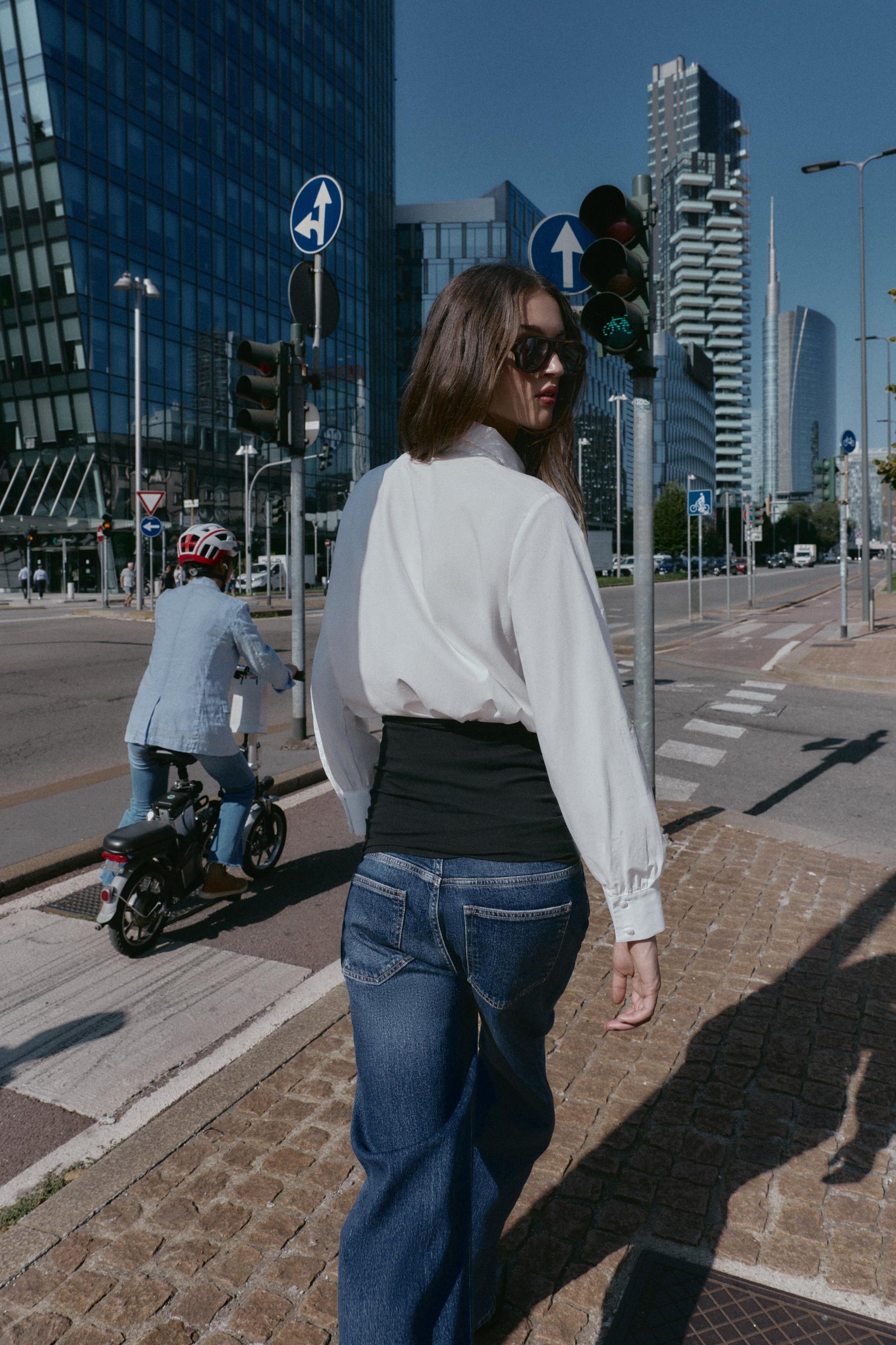 Popelinehemd mit Schleifenverzierung