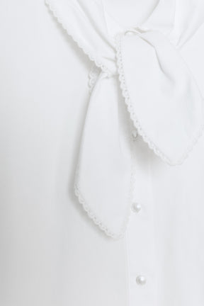 Popelinehemd mit Schleifenverzierung