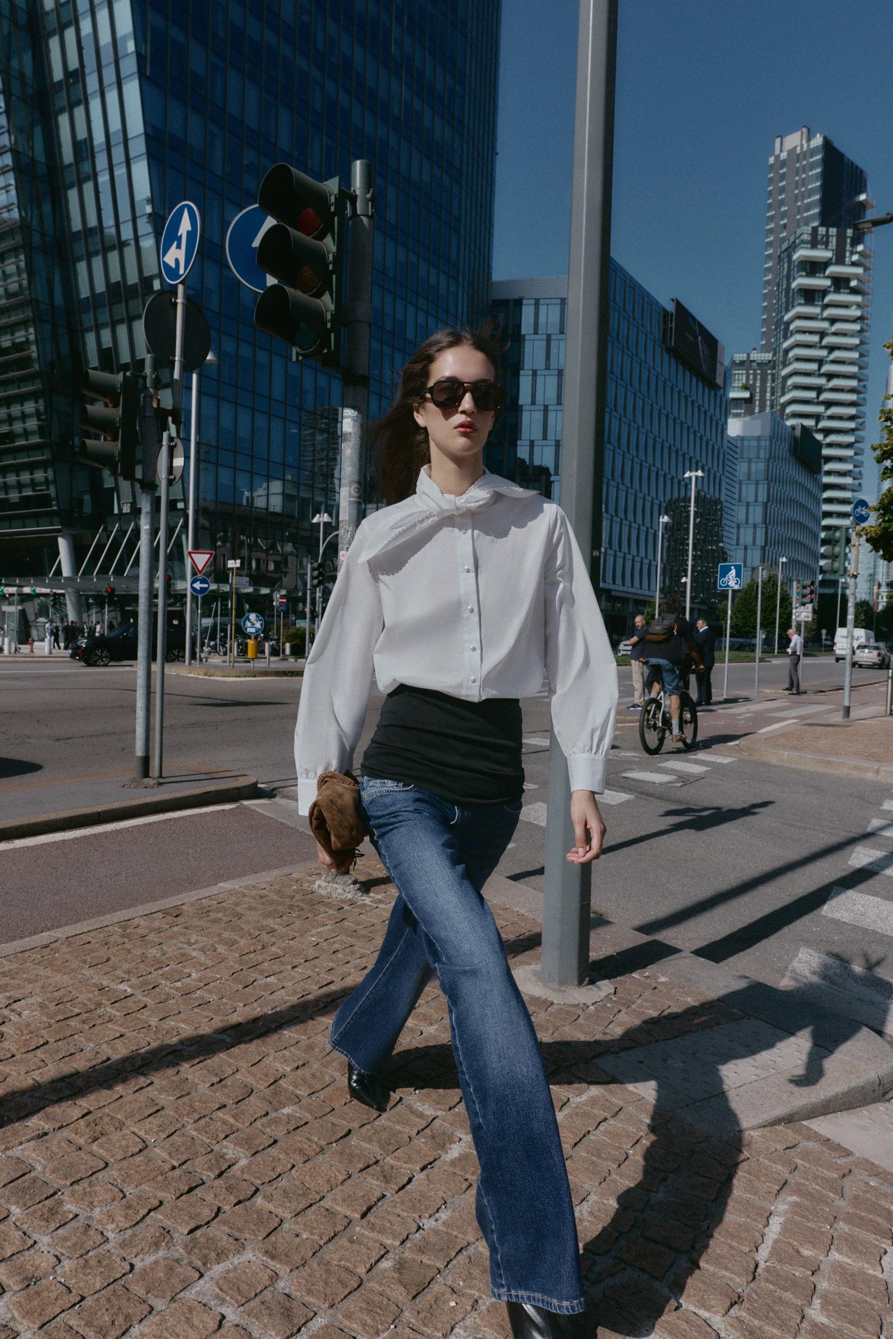 Popelinehemd mit Schleifenverzierung