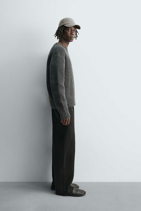 NEOPRENE-EFFECT PLEATED BALLOON FIT TROUSERS - Image 4
