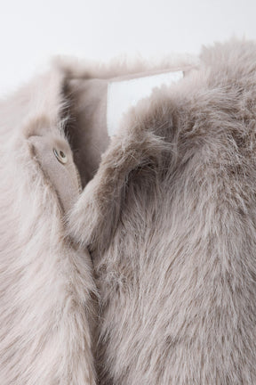 Kurze Jacke aus Kunstpelz