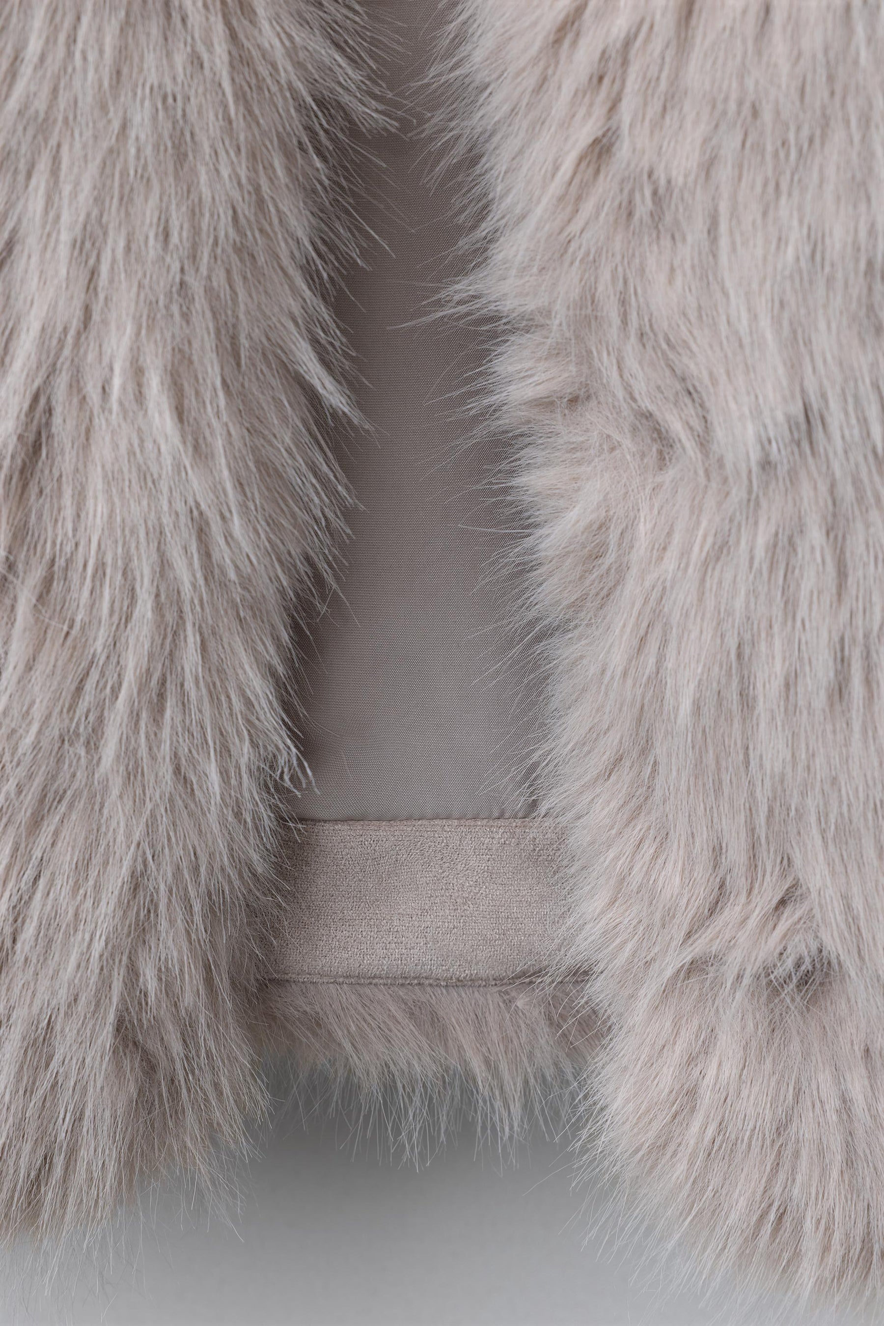 Kurze Jacke aus Kunstpelz