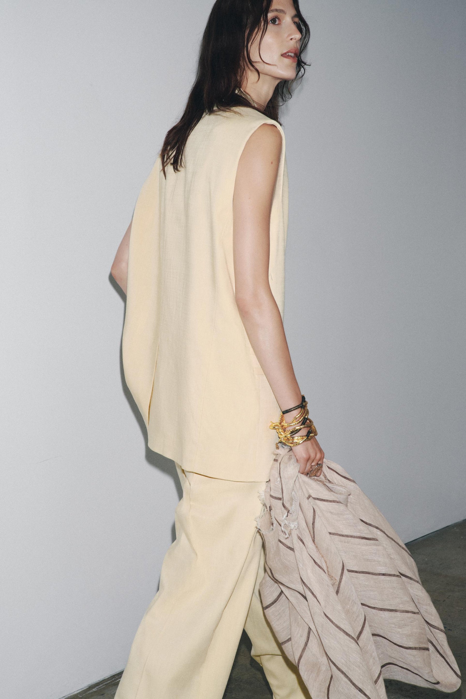 Weit geschnittene, abgenähte Hose