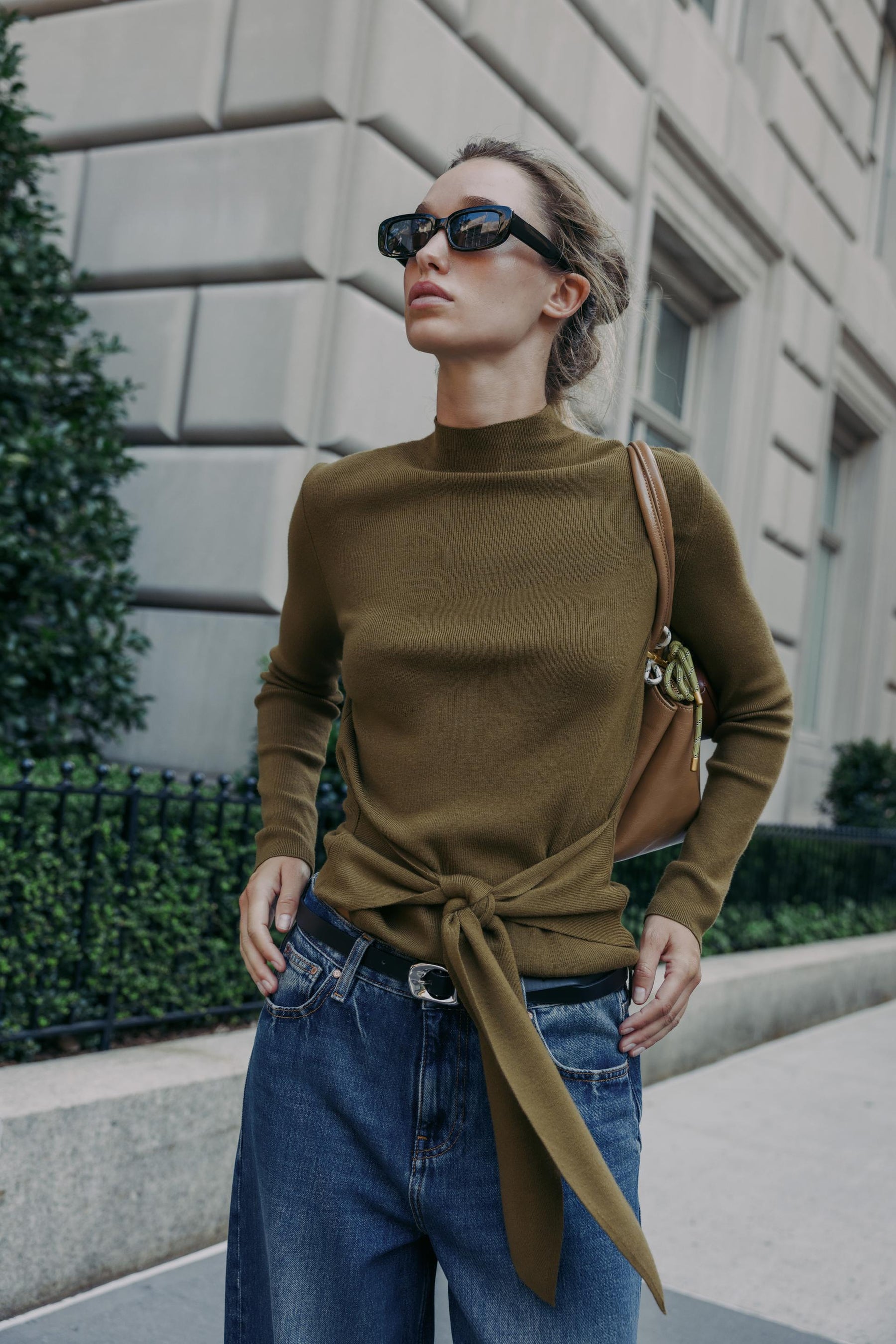 Knotendetail-Pullover