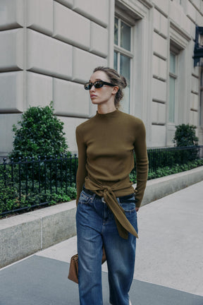 Knotendetail-Pullover