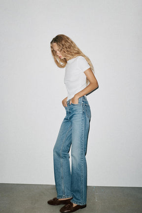 Gerade geschnittene High-Waist-Jeans