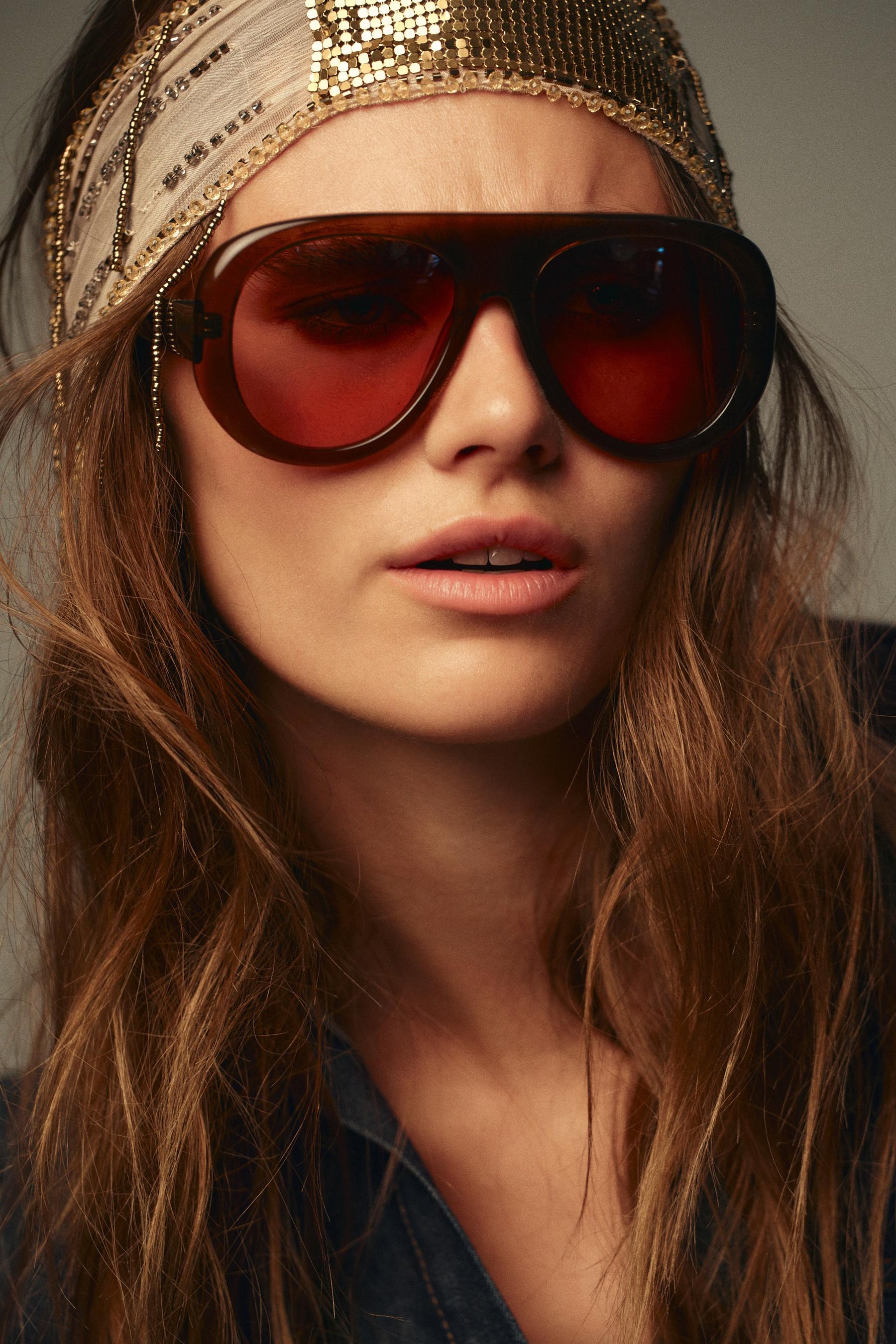 Figurbetonte Jeans mit Puffärmeln