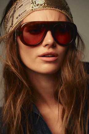 Figurbetonte Jeans mit Puffärmeln