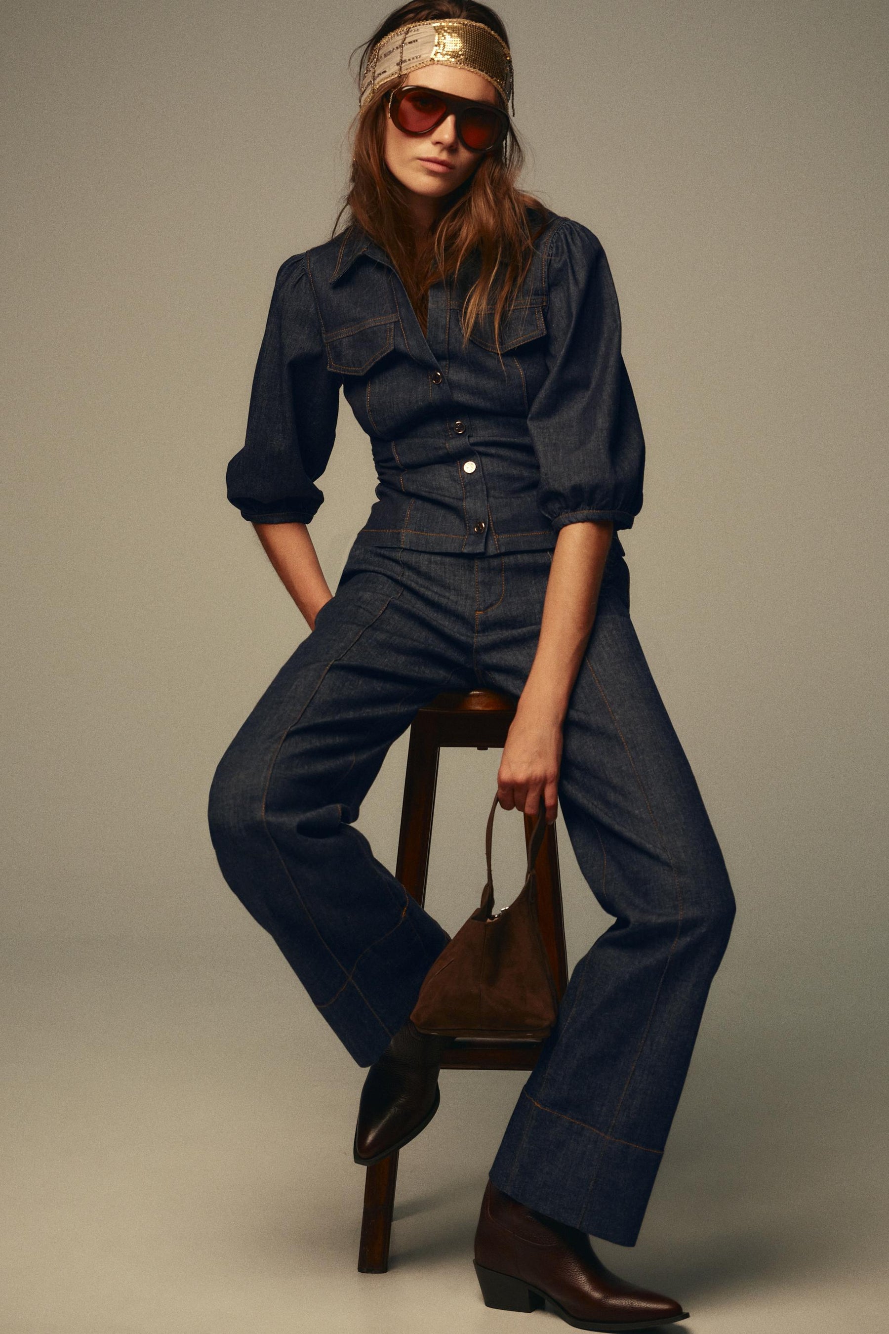 Figurbetonte Jeans mit Puffärmeln