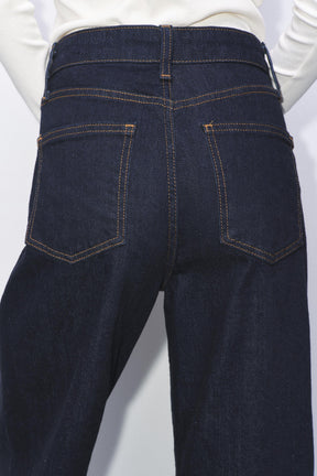 Weit geschnittene High-Waist-Jeans