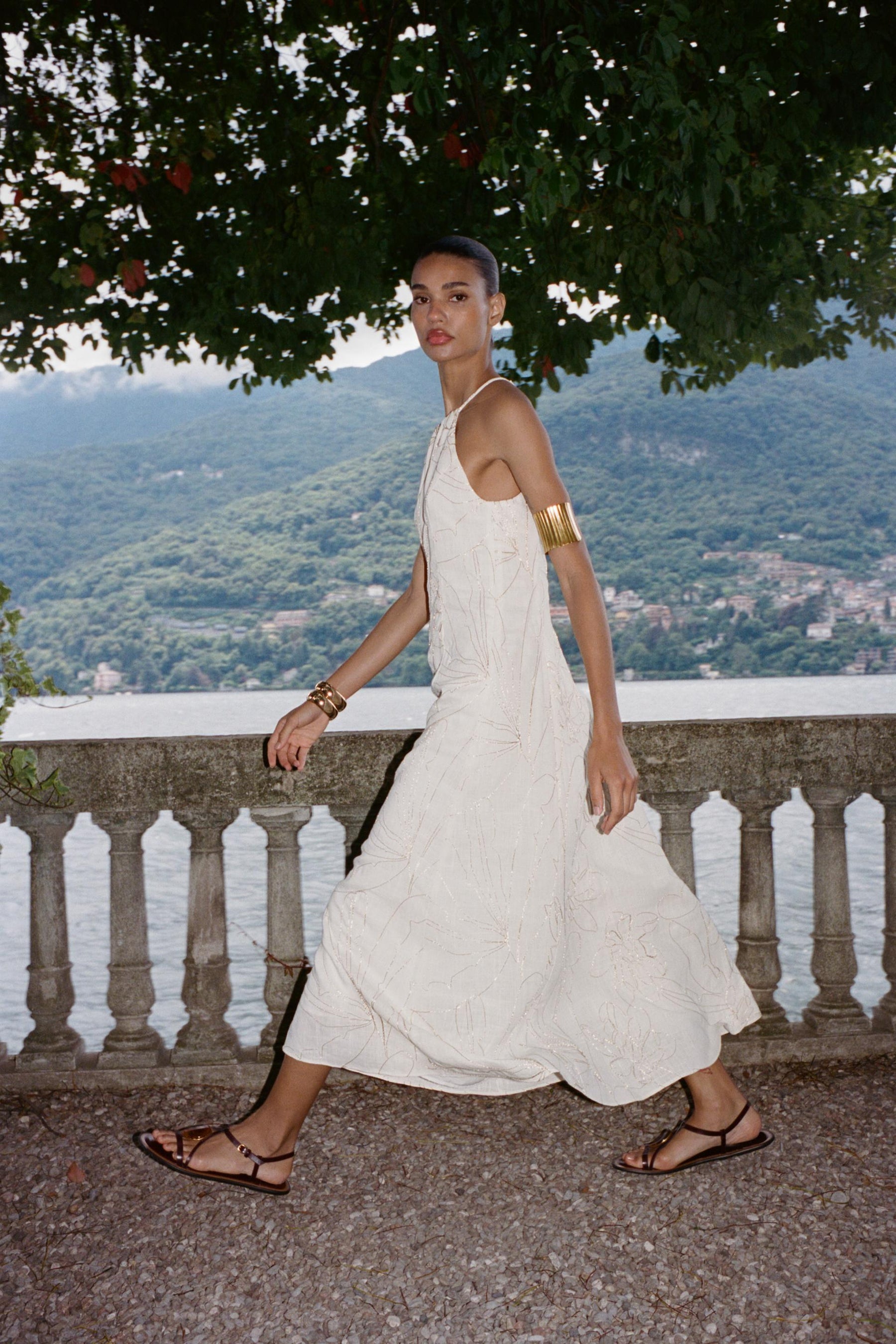 HALTER DRESS WITH FLORAL EMBROIDERY - Image 5