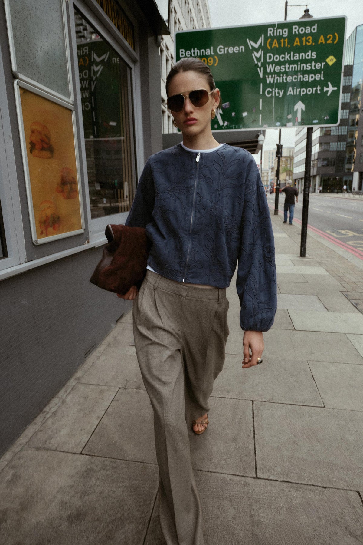 Bestickte Bomberjacke aus Wildlederimitat