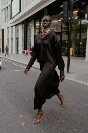 Oversize-Satinhemd mit Crinkle-Effekt