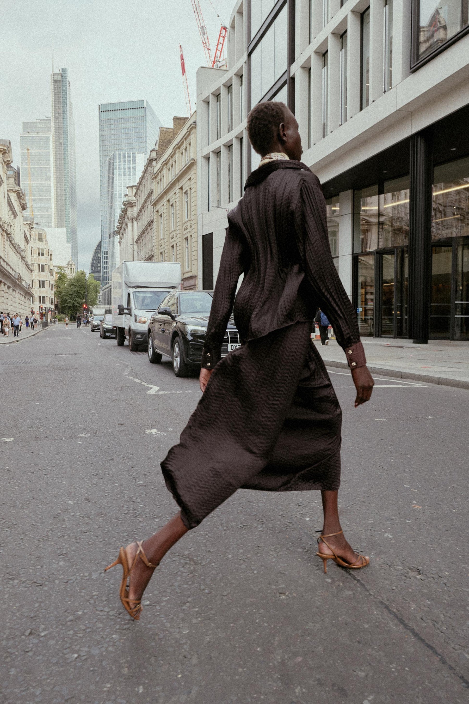 Oversize-Satinhemd mit Crinkle-Effekt