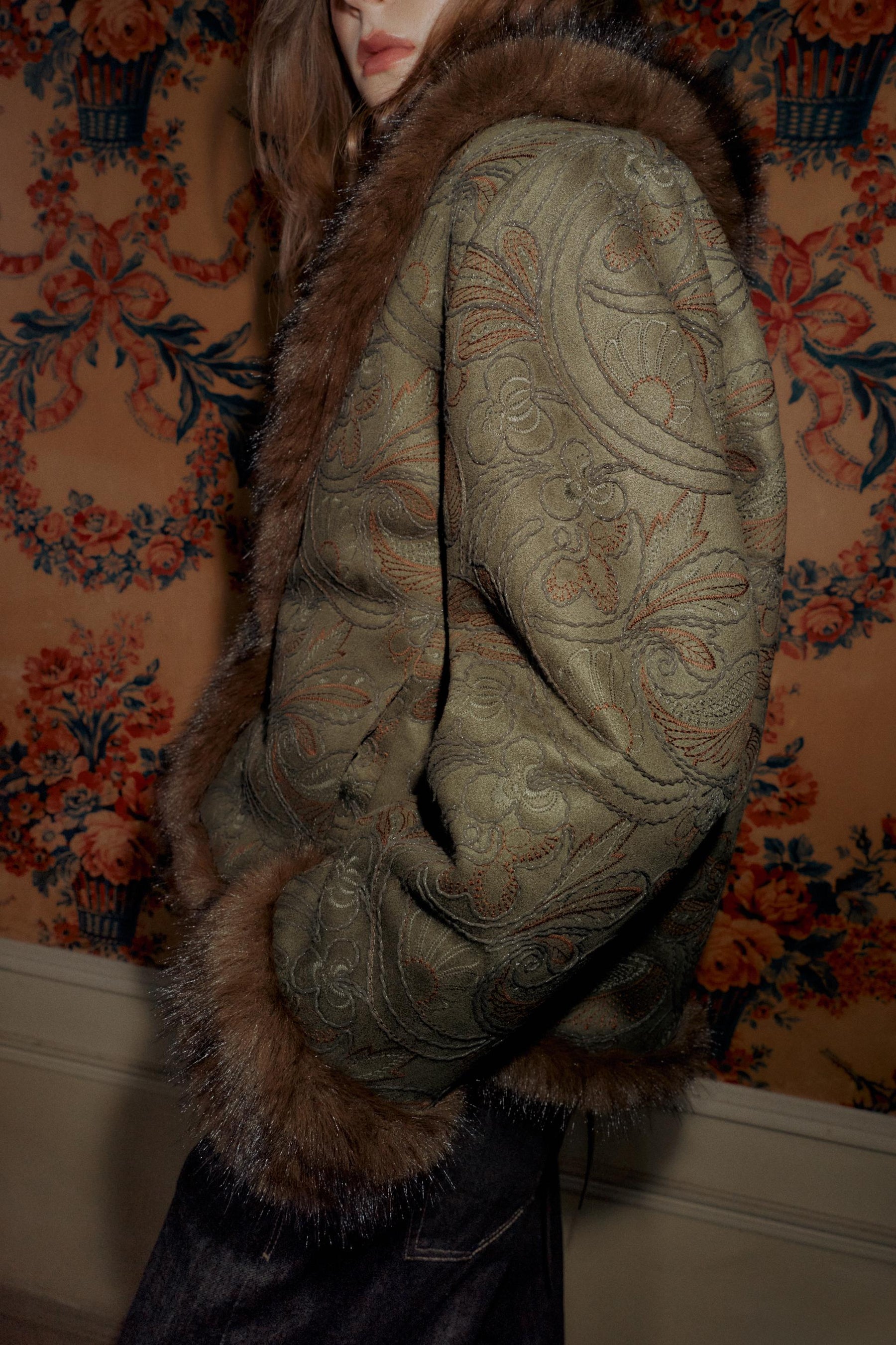 Bestickte, doppelseitige Jacke